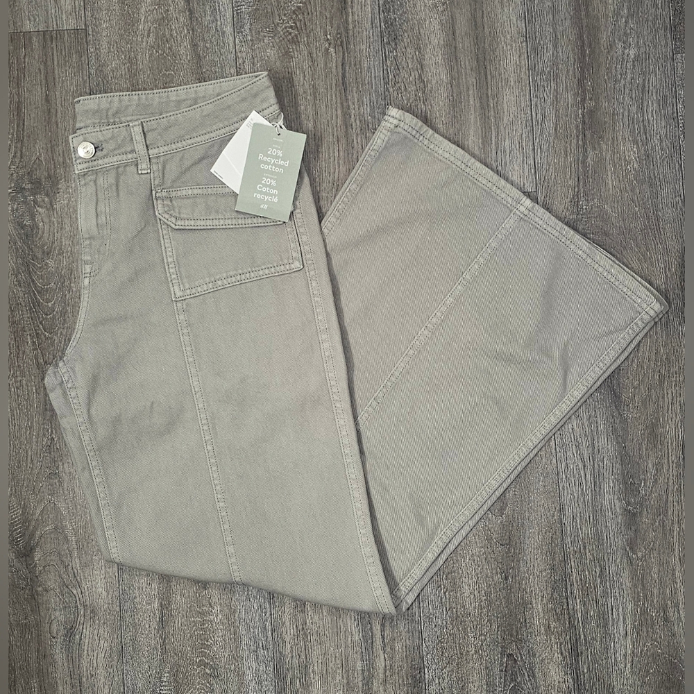 Women's Divided Low Rise Wide Legged Pants- Size 6 *NWT*